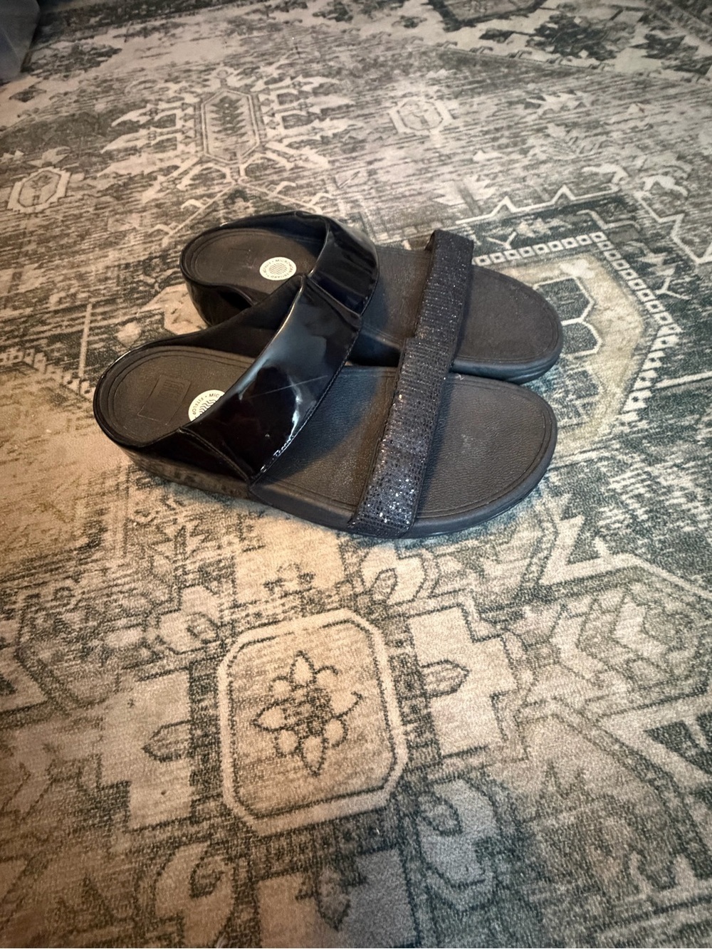 FitFlop Lulu Crystal Slides black patent leather strap glittering strap size 10
